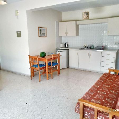 Constantaras Apartments Протарас Екстериор снимка