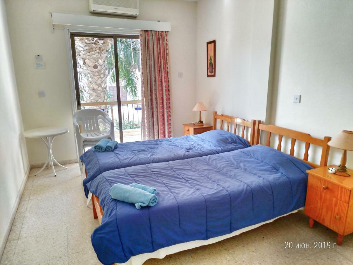 Constantaras Apartments Протарас Екстериор снимка
