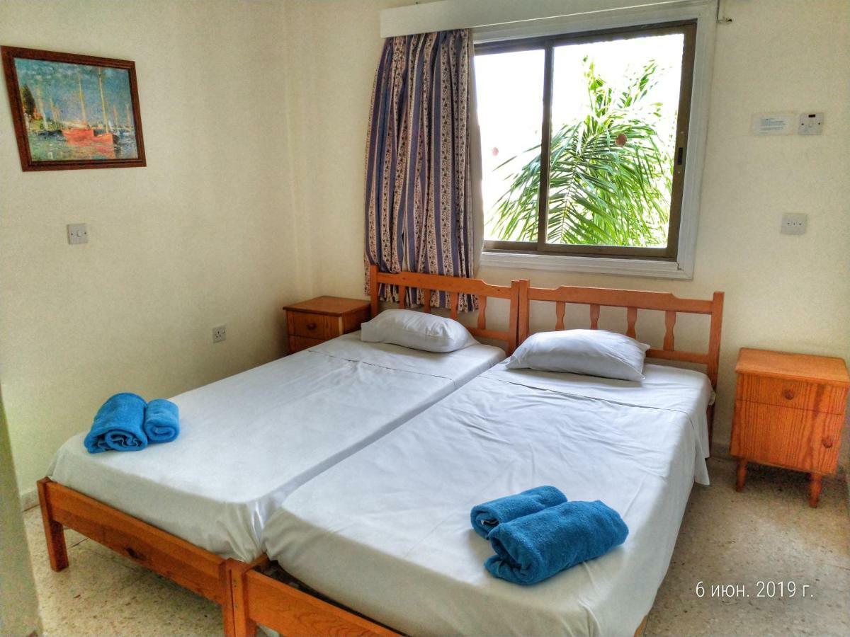 Constantaras Apartments Протарас Екстериор снимка