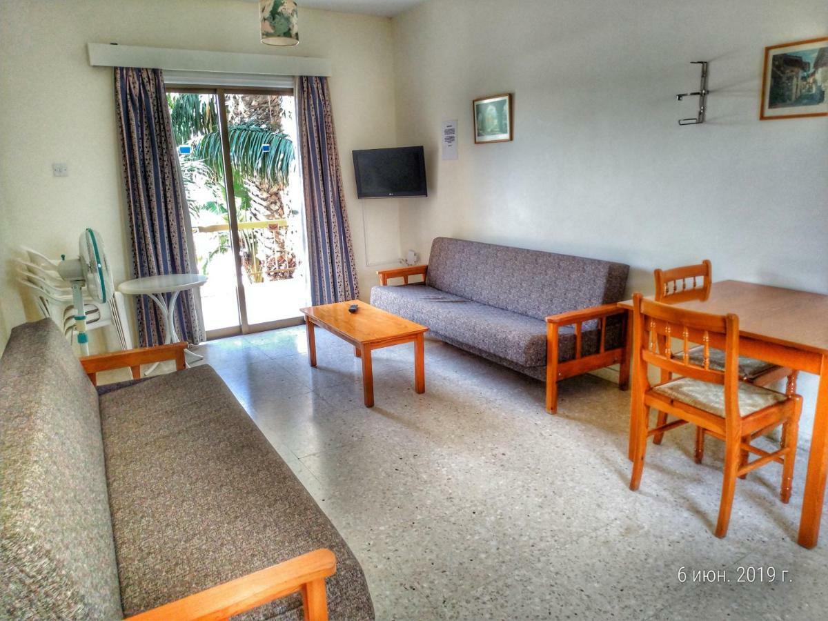 Constantaras Apartments Протарас Екстериор снимка